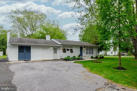 1267 Cove Dr, Churchton, MD 20733