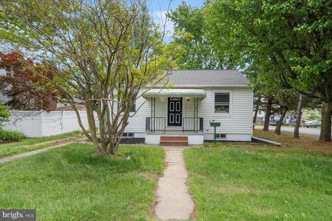 141 Riviera Dr, Pasadena, MD 21122