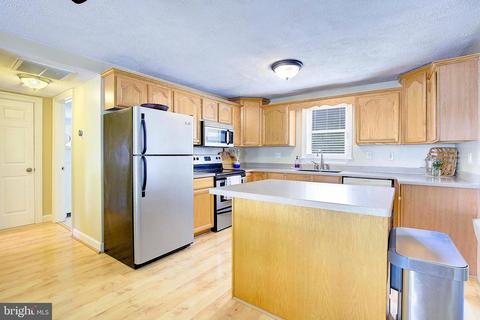 625 E Marshall Ave, Deale, MD 20751 photo 13