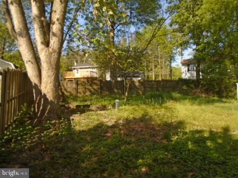 8036 Belhaven Ave, Pasadena, MD 21122 photo 6