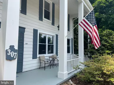 307 E Maple Rd, Linthicum Heights, MD 21090 photo 2