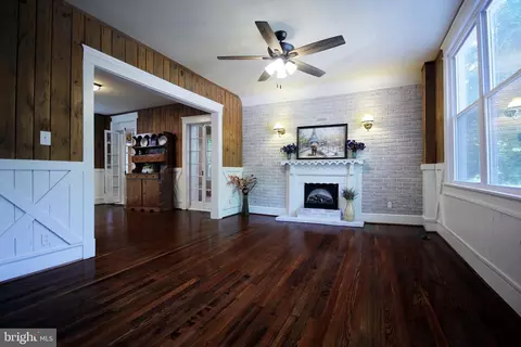 307 E Maple Rd, Linthicum Heights, MD 21090 photo 4
