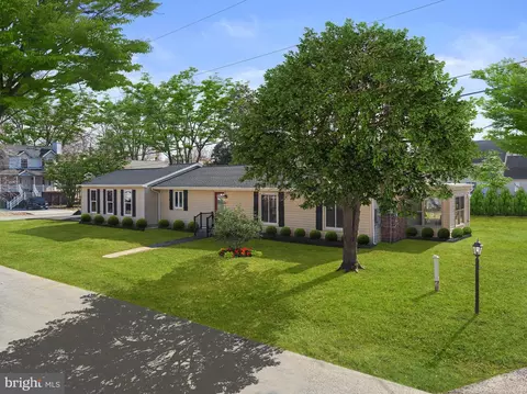 929 Edgewood Rd, Edgewater, MD 21037