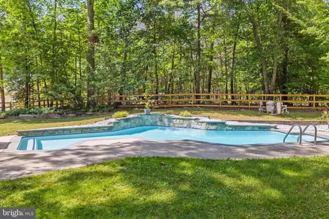 1746 Bayside Beach Rd, Pasadena, MD 21122 photo 2