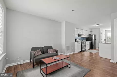 30 Johnson Pl, Annapolis, MD 21401 photo 3