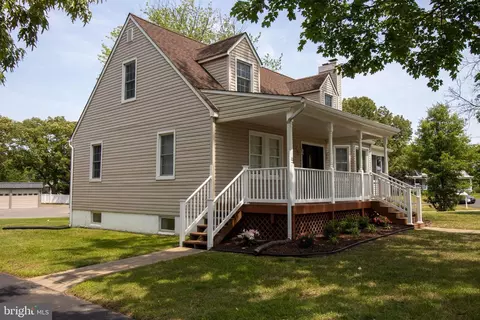 1708 Twickenham Rd, Pasadena, MD 21122 photo 4