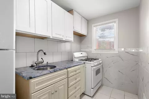 210 E 11th Ave, Baltimore Highlands, MD 21225 photo 6