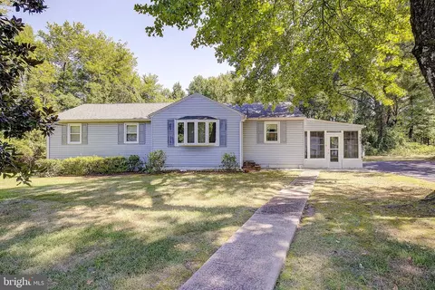 7991 Solley Rd, Glen Burnie, MD 21060