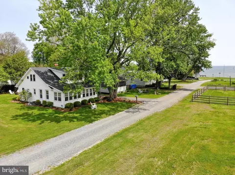 520 North Dr, Tracys Landing, MD 20779