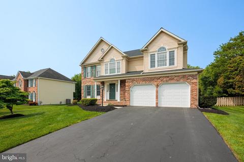 140 Longfellow Dr, Millersville, MD 21108