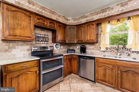 592 Upton Rd, Severn, MD 21144 photo 20