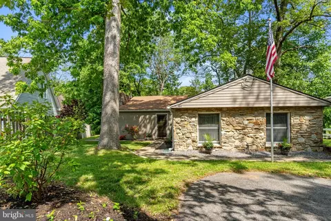 1484 Park Ln, Pasadena, MD 21122 photo 9