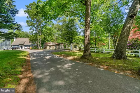 1484 Park Ln, Pasadena, MD 21122 photo 11