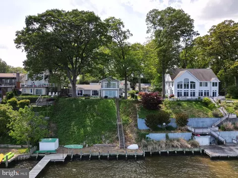 729 N Riverside Dr, Crownsville, MD 21032