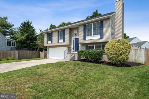 1004 Harting Farm Dr, Arnold, MD 21012