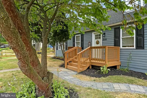 7644 Pleasant Dr, Pasadena, MD 21122