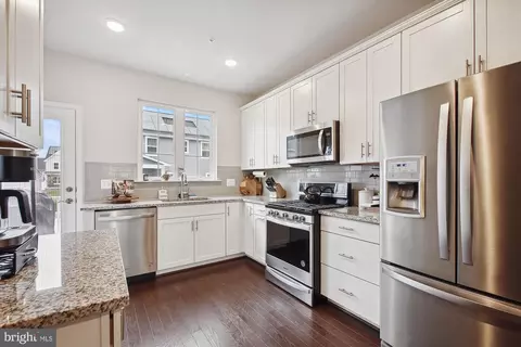 2581 Debert Cir, Hanover, MD 21076 photo 5