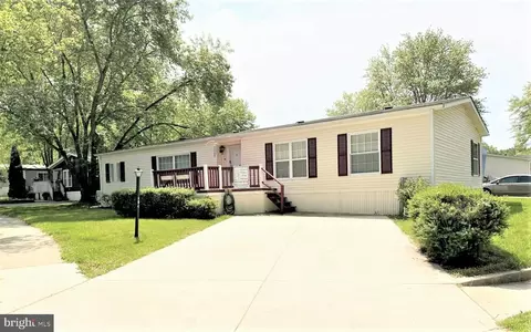194 Edward Ln, Lothian, MD 20711