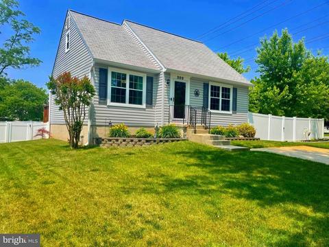300 Nature Walk Ln, Pasadena, MD 21122