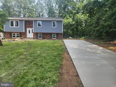 199 12th St, Pasadena, MD 21122