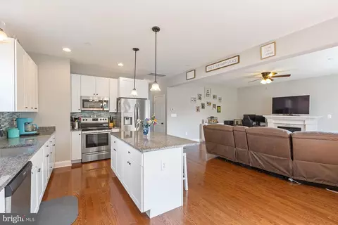 689 211th St, Pasadena, MD 21122 photo 10