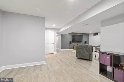 689 211th St, Pasadena, MD 21122 photo 33