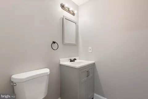 689 211th St, Pasadena, MD 21122 photo 34