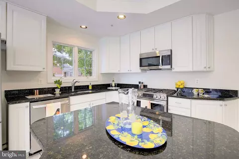 306 Colony Point Pl, Edgewater, MD 21037 photo 16