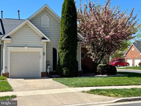 306 Colony Point Pl, Edgewater, MD 21037 photo 3