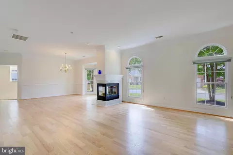 306 Colony Point Pl, Edgewater, MD 21037 photo 12