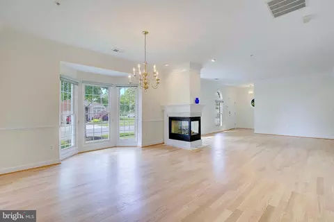 306 Colony Point Pl, Edgewater, MD 21037 photo 14