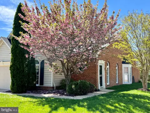 306 Colony Point Pl, Edgewater, MD 21037