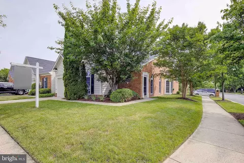 306 Colony Point Pl, Edgewater, MD 21037 photo 5