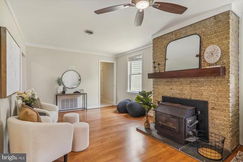 1304 Holly St, Shady Side, MD 20764 photo 8