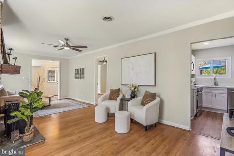 1304 Holly St, Shady Side, MD 20764 photo 7