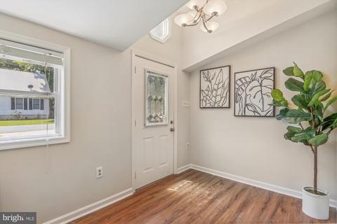1304 Holly St, Shady Side, MD 20764 photo 2