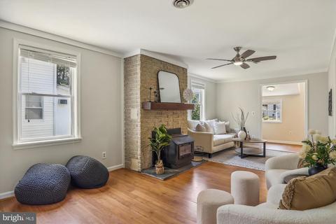 1304 Holly St, Shady Side, MD 20764 photo 9
