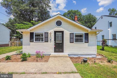 1304 Holly St, Shady Side, MD 20764