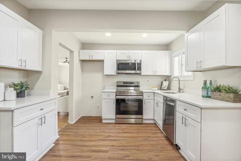 1304 Holly St, Shady Side, MD 20764 photo 12