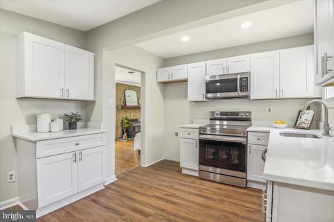 1304 Holly St, Shady Side, MD 20764 photo 10