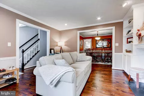 1121 Charing Cross Dr, Crofton, MD 21114 photo 3