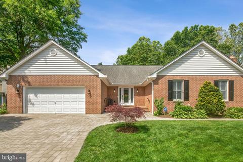1306 Pecantree Ct, Crofton, MD 21114