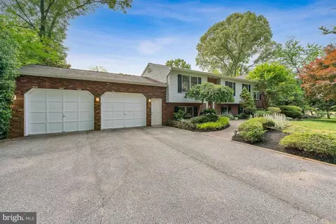 8235 Old Mill Rd, Pasadena, MD 21122 photo 2