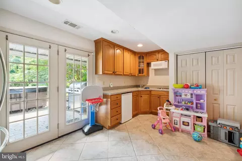 8235 Old Mill Rd, Pasadena, MD 21122 photo 24