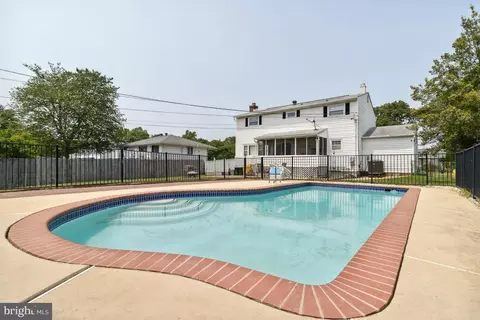 291 Mackintosh Dr, Glen Burnie, MD 21061