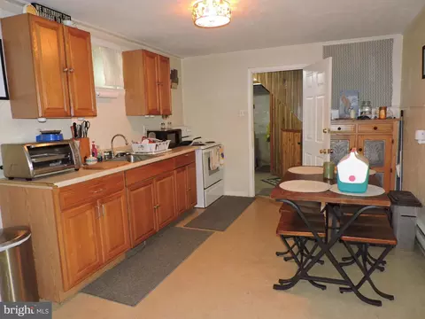 8470 Bussenius Rd, Pasadena, MD 21122 photo 20