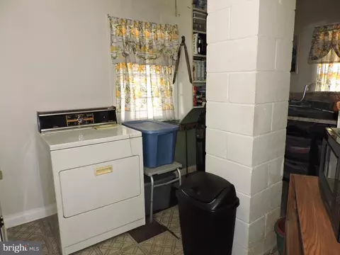 8470 Bussenius Rd, Pasadena, MD 21122 photo 16