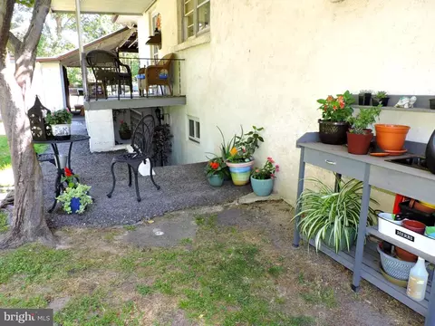 8470 Bussenius Rd, Pasadena, MD 21122 photo 17