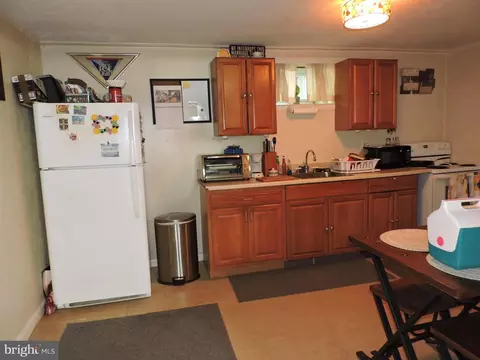 8470 Bussenius Rd, Pasadena, MD 21122 photo 23