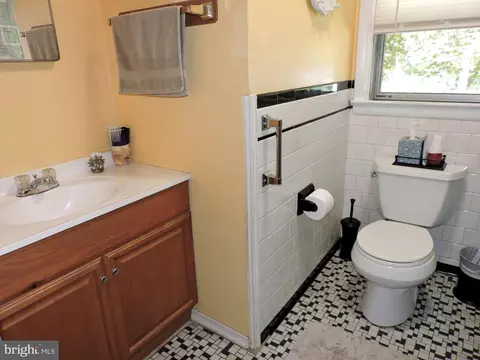 8470 Bussenius Rd, Pasadena, MD 21122 photo 13